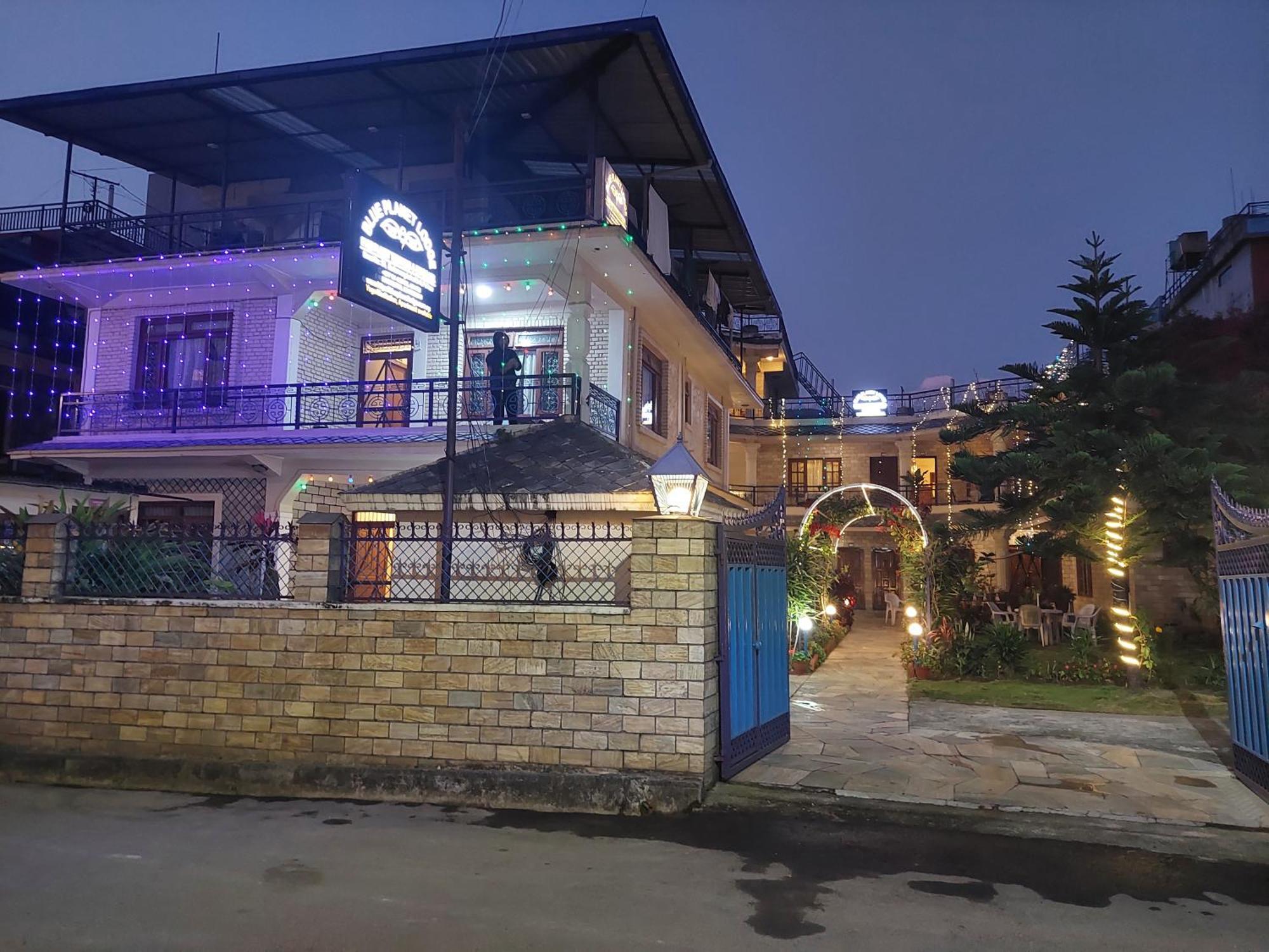 Blue Planet Lodge & Restaurant Pokhara Exterior foto